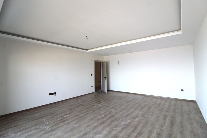 Image No.19-5 Bed Apartment for sale