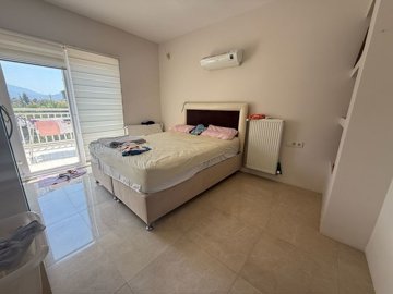 Interior 4