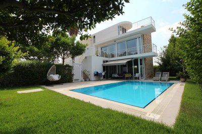 Exterior 8