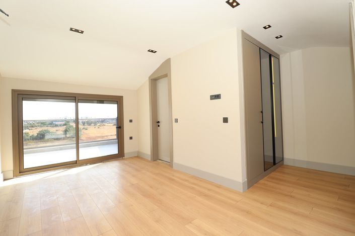 Image No.33-5 Bed House/Villa for sale