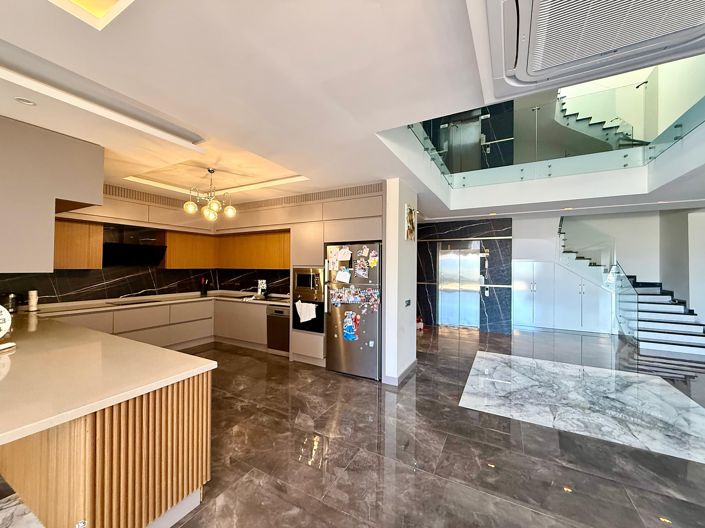 Image No.15-7 Bed House/Villa for sale