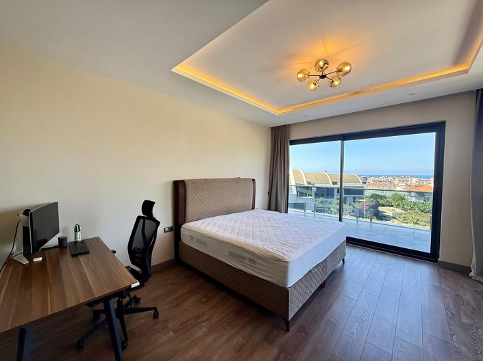 Image No.18-7 Bed House/Villa for sale