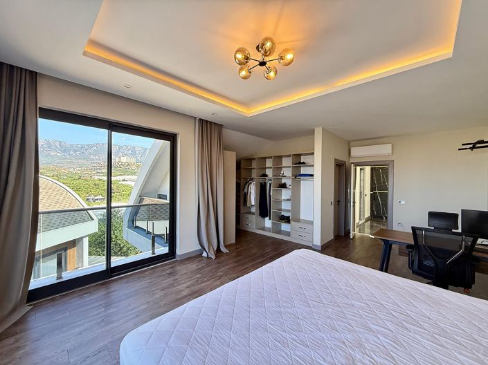 Image No.30-7 Bed House/Villa for sale