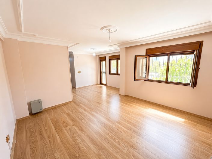 Image No.12-6 Bed House/Villa for sale