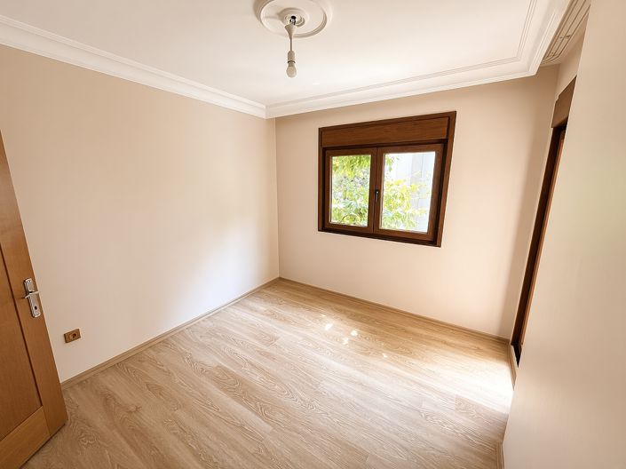 Image No.24-6 Bed House/Villa for sale