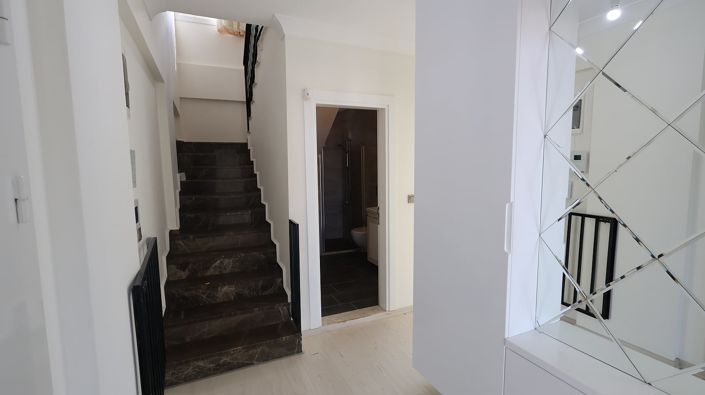 Image No.23-4 Bed Apartment for sale