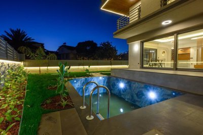 Exterior 3