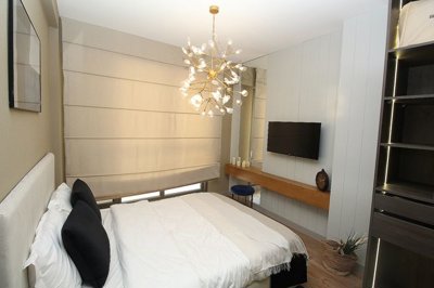 Interior 6