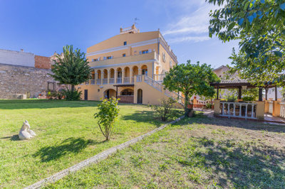 Exterior 2