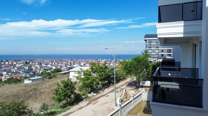 Sea Views Apartments in a Project in Çiftlikköy Yalova
