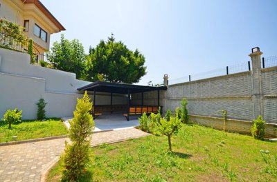 Exterior 8
