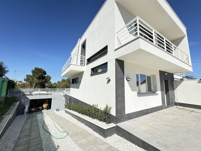 Image No.18-4 Bed Villa for sale