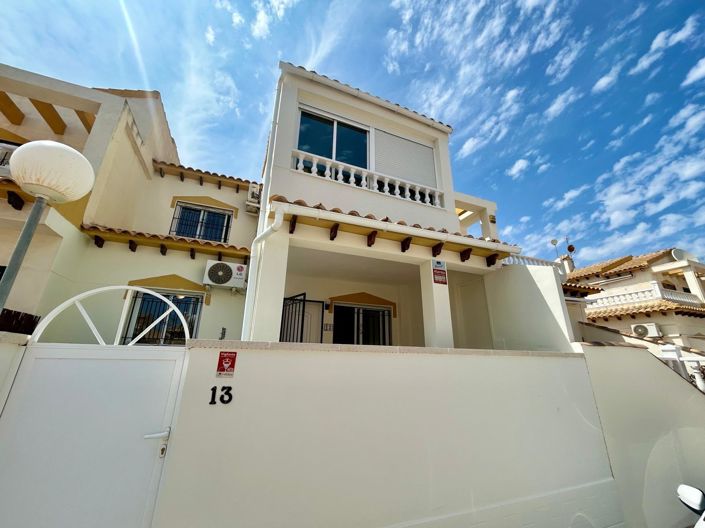 Image No.25-3 Bed Townhouse for sale