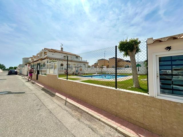 Image No.26-3 Bed Townhouse for sale
