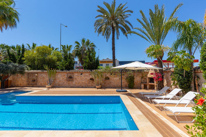 Image No.3-4 Bed Villa for sale