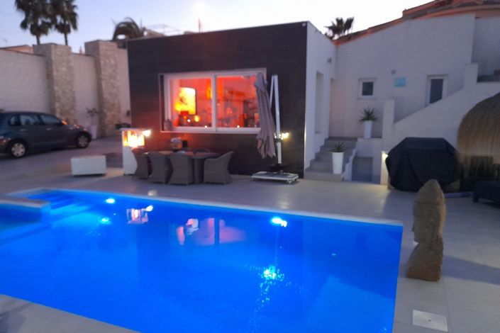 Image No.3-6 Bed Villa for sale