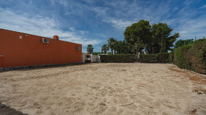 Image No.11-6 Bed Country House for sale