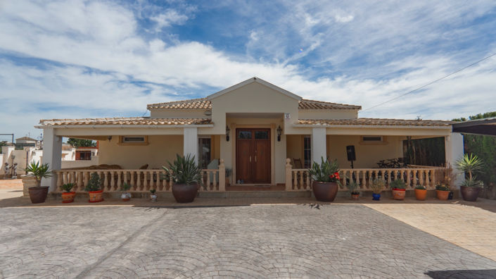 Image No.2-6 Bed Country House for sale