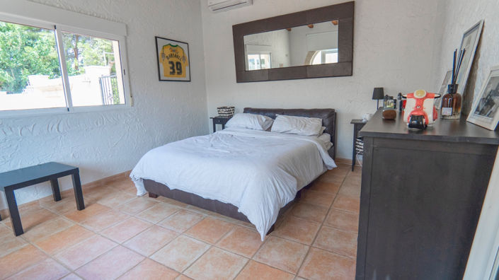 Image No.24-6 Bed Country House for sale