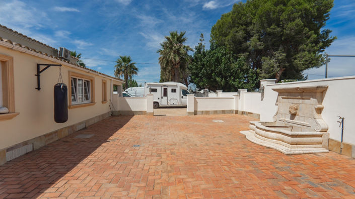 Image No.4-6 Bed Country House for sale