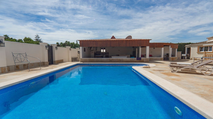 Image No.9-6 Bed Country House for sale