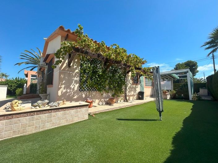 Image No.19-3 Bed Villa for sale