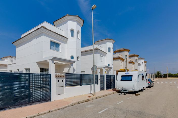 Image No.44-2 Bed Villa for sale