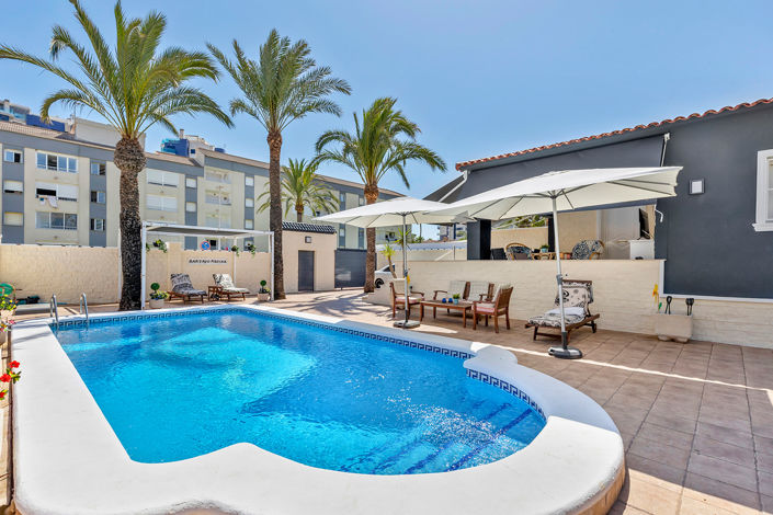 Image No.4-4 Bed Villa for sale
