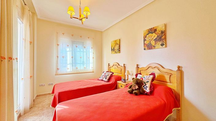 Image No.23-3 Bed Townhouse for sale