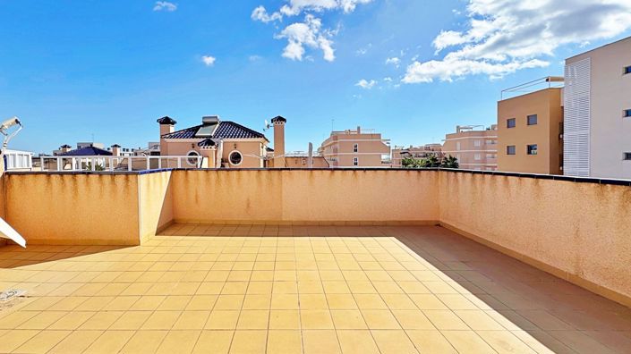 Image No.33-3 Bed Townhouse for sale
