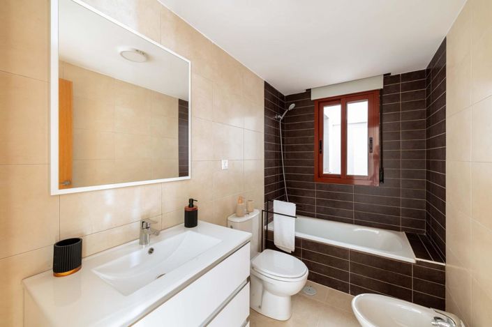 Image No.14-3 Bed Apartment for sale