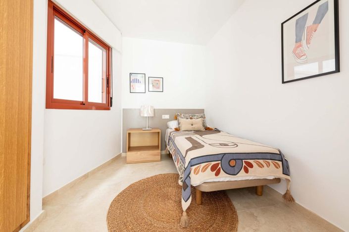 Image No.18-3 Bed Apartment for sale