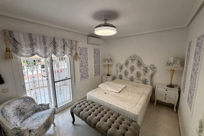 Image No.18-2 Bed Townhouse for sale