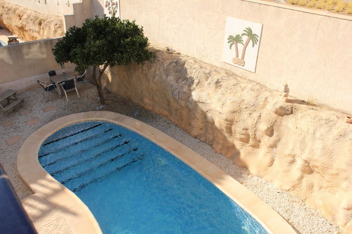 Image No.2-5 Bed Villa for sale