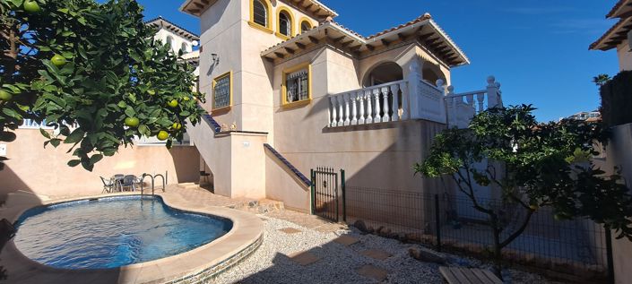 Image No.38-5 Bed Villa for sale