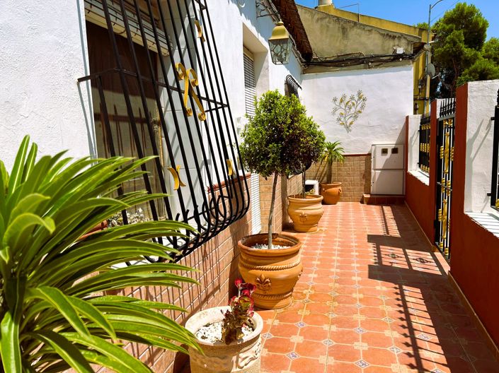 Image No.11-3 Bed Country House for sale