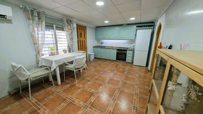 Image No.18-3 Bed Country House for sale