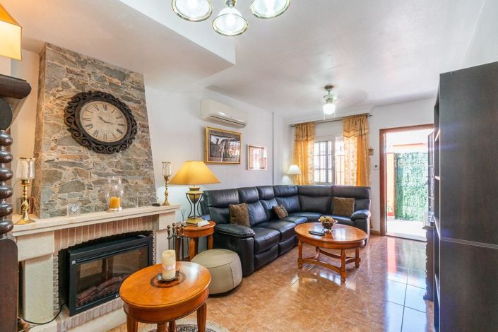 Image No.2-3 Bed Villa for sale