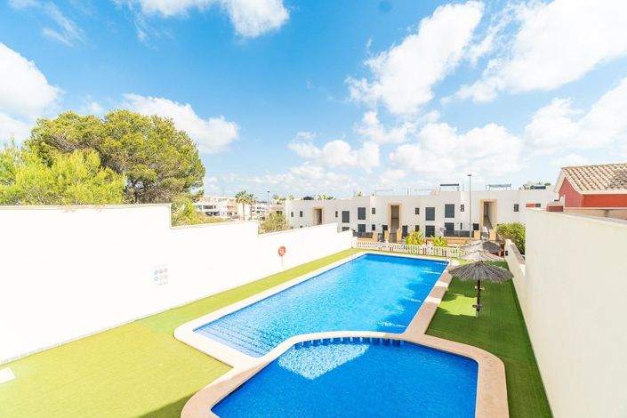 Image No.3-3 Bed Villa for sale
