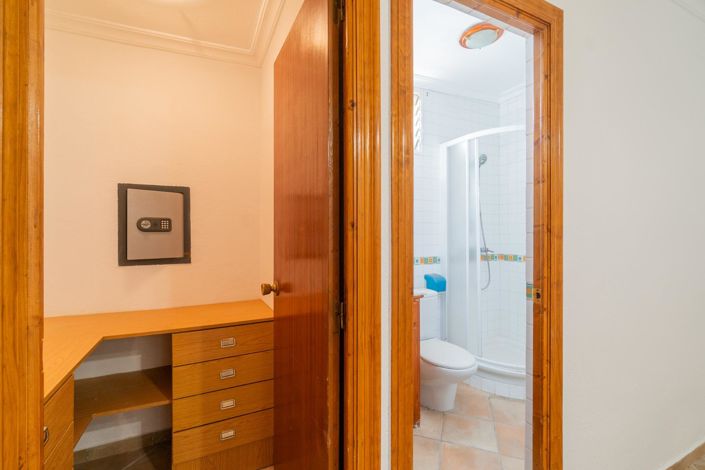 Image No.14-4 Bed Villa for sale