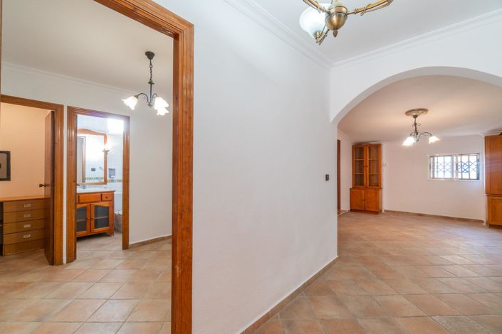 Image No.6-4 Bed Villa for sale