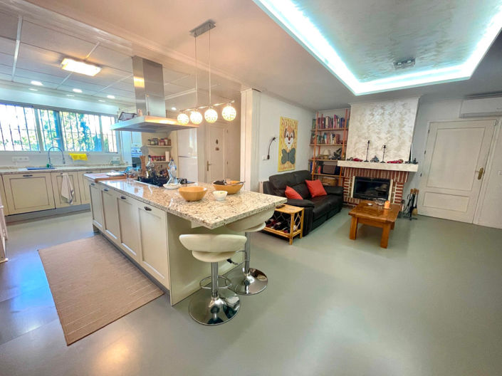 Image No.17-5 Bed Country House for sale