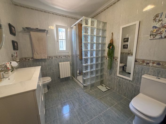 Image No.17-4 Bed Villa for sale