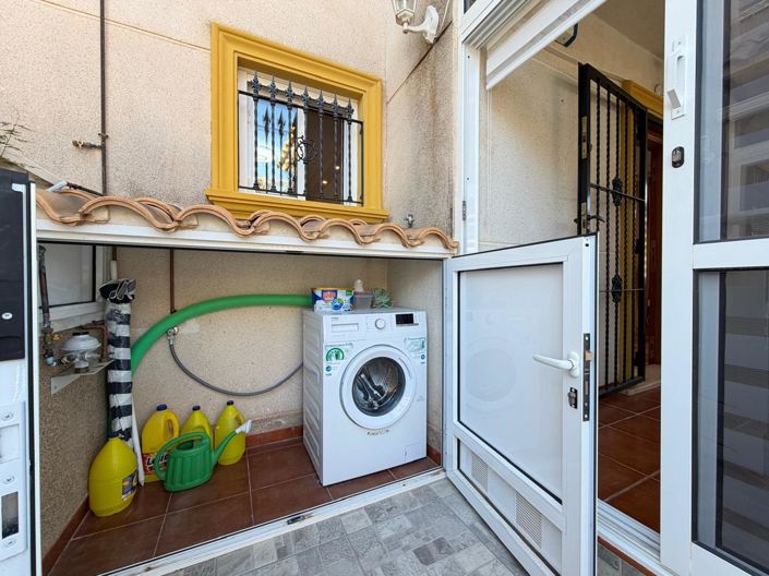 Image No.13-2 Bed Townhouse for sale
