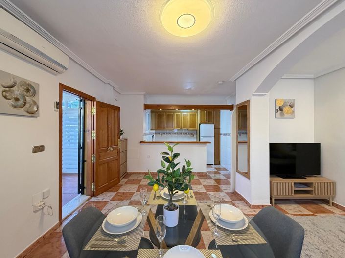 Image No.21-2 Bed Townhouse for sale