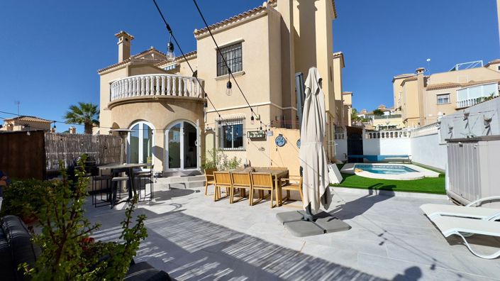 Image No.10-2 Bed Villa for sale