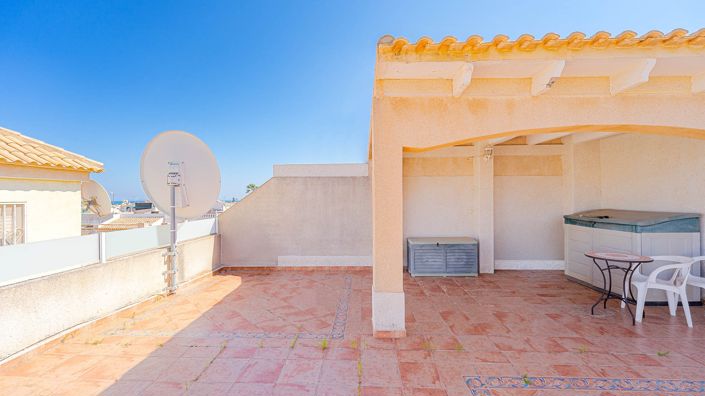 Image No.35-2 Bed Townhouse for sale