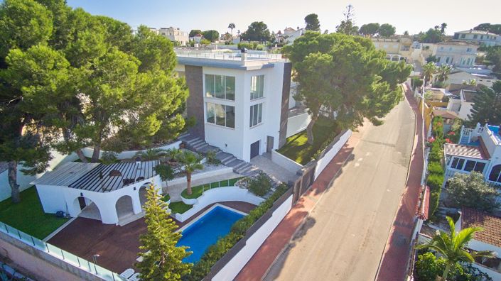 Image No.2-6 Bed Villa for sale