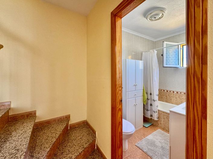 Image No.28-3 Bed Townhouse for sale