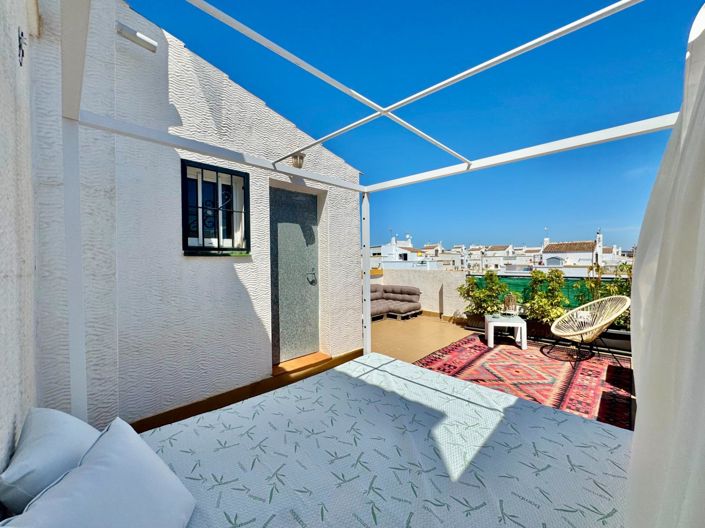 Image No.31-3 Bed Townhouse for sale